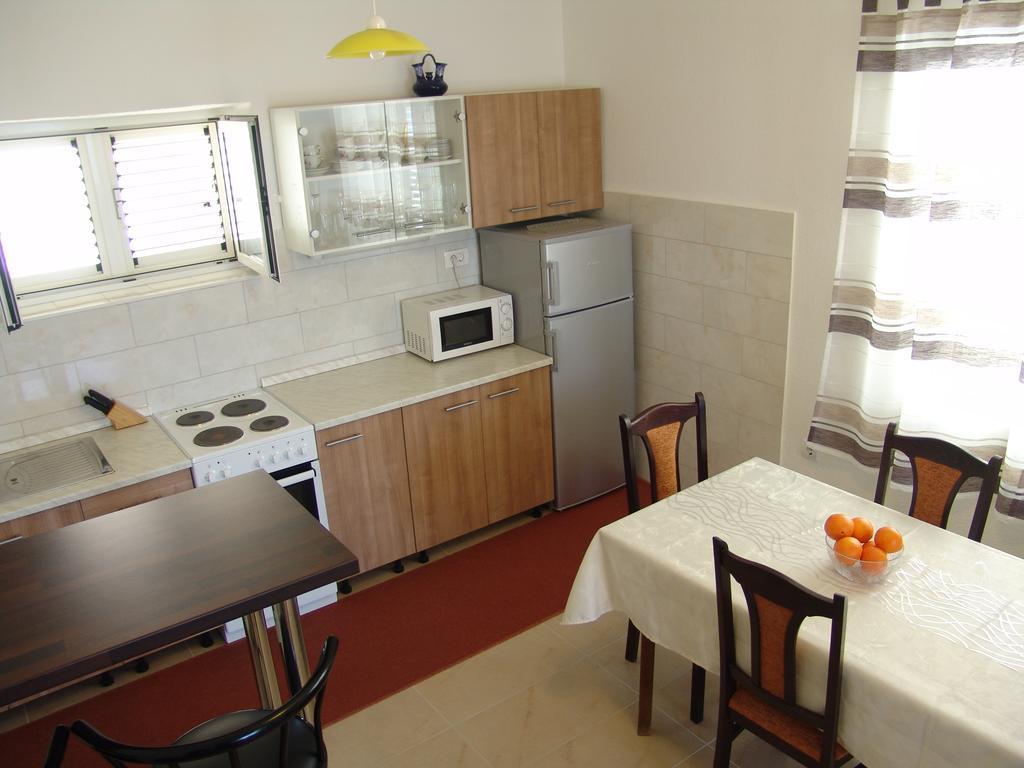 Apartment Davor Gradac  Oda fotoğraf